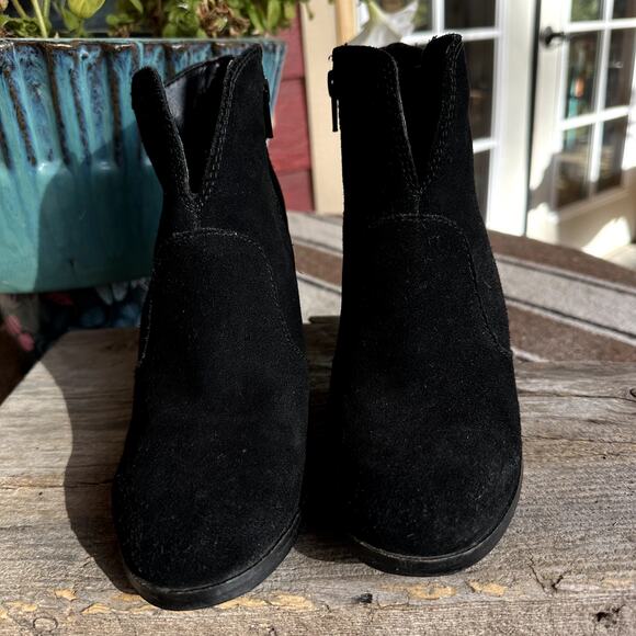 Gianni Bini Ankle Boots Suede 7M Leather Block Heel Ankle Boots Coquette Chic - Picture 3 of 9